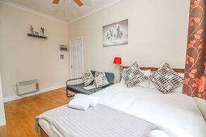 City view flat at Liverpool st Brick Ln