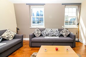 City view flat at Liverpool st Brick Ln