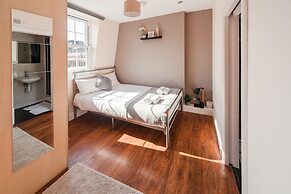City view flat at Liverpool st Brick Ln