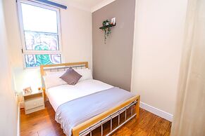 City view flat at Liverpool st Brick Ln