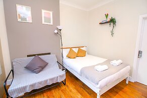 City view flat at Liverpool st Brick Ln