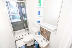 City view flat at Liverpool st Brick Ln