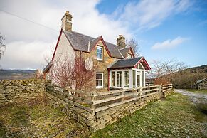 Errichel House and Cottages