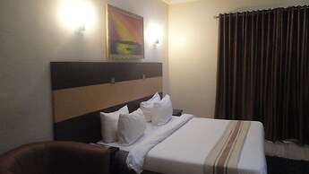 Caesar's Court Hotel and Suites