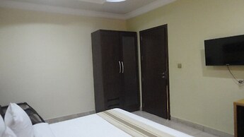 Caesar's Court Hotel and Suites