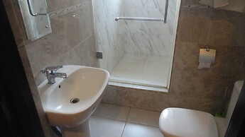 Caesar's Court Hotel and Suites