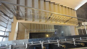 Caesar's Court Hotel and Suites