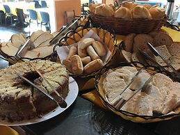 Marina e Pousada Porto do Sol