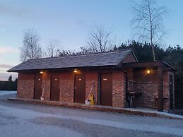 The Little Hide - Adult Only Camping Pods