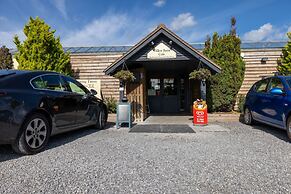 The Little Hide - Adult Only Camping Pods