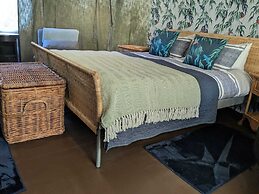 The Little Hide - Adult Only Camping Pods