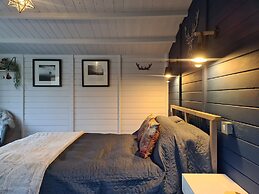 The Little Hide - Adult Only Camping Pods