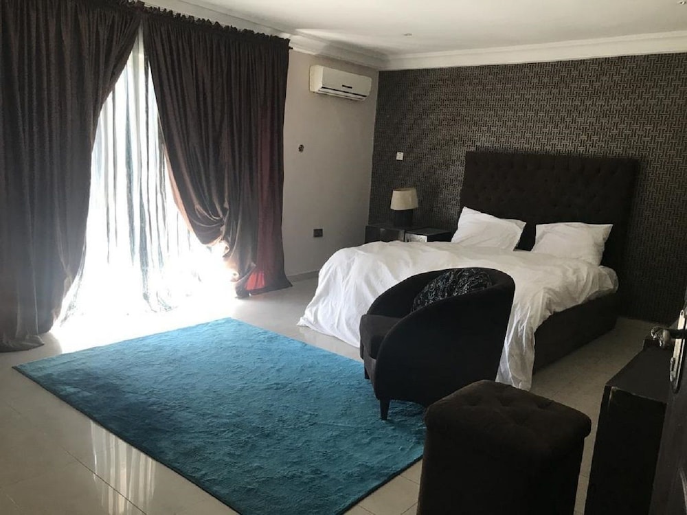 Crown Apartments Extended Stay Suites