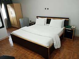 NEW POINT HOTEL AND SUITES