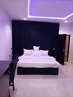 NEW POINT HOTEL AND SUITES