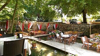 Arikanda River Garden Hotel