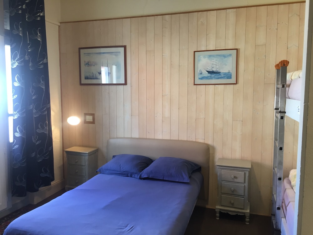 Auberge Riva Bella - Hostel