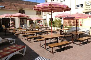 Auberge Riva Bella - Hostel