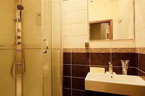 LUXKV Apartment on Prechistenka 17