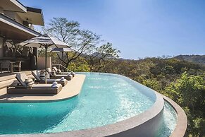 W Costa Rica - Reserva Conchal