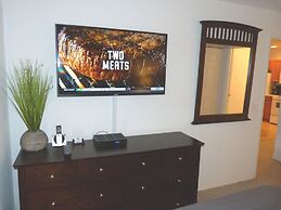 Near Theme Parks! Gorgeous 3 BR Town Home, Splash Park, Pool, Lake, An