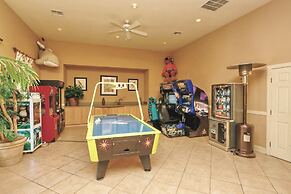 Near Theme Parks! Gorgeous 3 BR Town Home, Splash Park, Pool, Lake, An