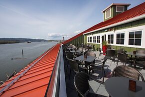 McMenamins Kalama Harbor Lodge