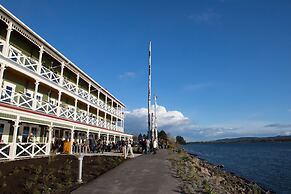 McMenamins Kalama Harbor Lodge