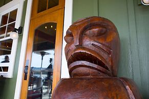 McMenamins Kalama Harbor Lodge