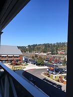 McMenamins Kalama Harbor Lodge