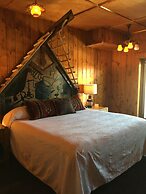 McMenamins Kalama Harbor Lodge