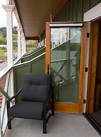 McMenamins Kalama Harbor Lodge