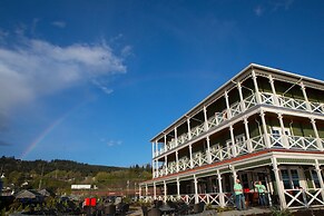 McMenamins Kalama Harbor Lodge