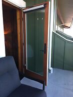 McMenamins Kalama Harbor Lodge