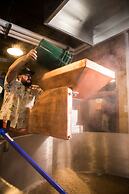 McMenamins Kalama Harbor Lodge