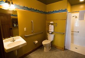 McMenamins Kalama Harbor Lodge