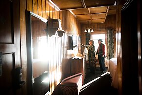 McMenamins Kalama Harbor Lodge