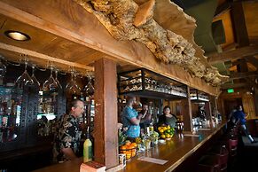 McMenamins Kalama Harbor Lodge