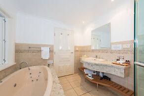 Harrington River Lodge