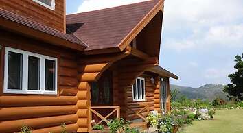 Log Pension Izumigamori
