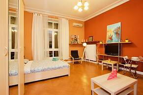 LUXKV Apartment on Gnezdnikovskiy