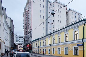 LUXKV Apartment on Gnezdnikovskiy