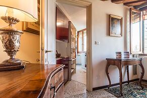 Admiral Emo Palace Over Canal Grande