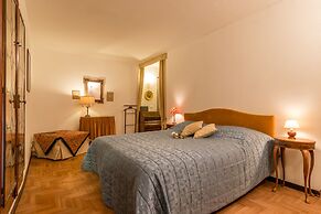 Admiral Emo Palace Over Canal Grande