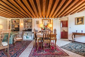 Admiral Emo Palace Over Canal Grande