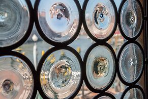 Admiral Emo Palace Over Canal Grande