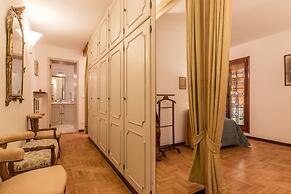 Admiral Emo Palace Over Canal Grande