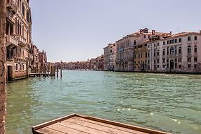 Admiral Emo Palace Over Canal Grande