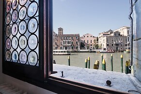 Admiral Emo Palace Over Canal Grande