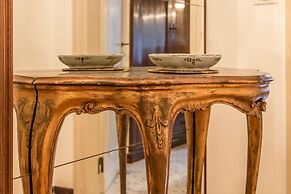 Admiral Emo Palace Over Canal Grande